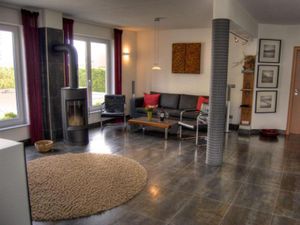 18372515-Ferienwohnung-4-Thiessow-300x225-5