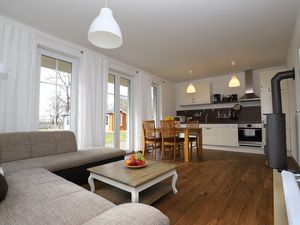 23886422-Ferienwohnung-3-Thiessow-300x225-2