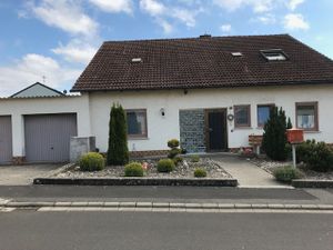 23083571-Ferienwohnung-4-Thüngersheim-300x225-1