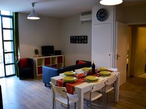 23370500-Ferienwohnung-6-Thuir-300x225-3