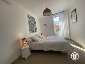 24027744-Ferienwohnung-2-Thuir-300x225-2