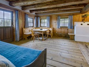 23288610-Ferienwohnung-6-Thurn (Tirol)-300x225-5