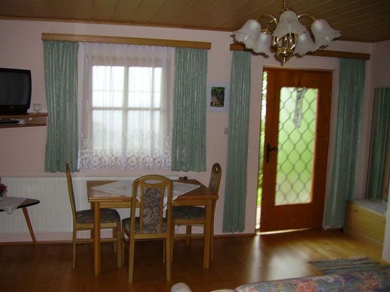 23683032-Ferienwohnung-4-Tieschen-800x600-2