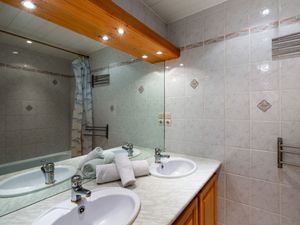 23855260-Ferienwohnung-7-Tignes-300x225-1