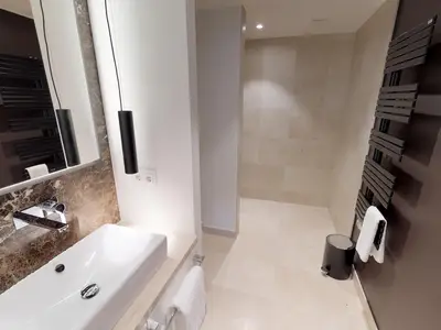 Luxus, Haustierfreundlich & Strandnah - Ferienapartment mit Balkon & Sauna in Timmendorfer Strand