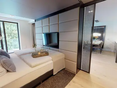 Luxusapartment mit eigener Sauna & Sonnenbalkon – nur Minuten vom Strand entfernt