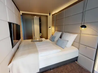 Luxusapartment mit eigener Sauna & Sonnenbalkon – nur Minuten vom Strand entfernt