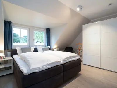 unteres Schlafzimmer mit Doppel-Bett