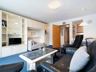 Wohnzimmer, Fernseher, Couch, Sofa, Esstisch, Sitzecke