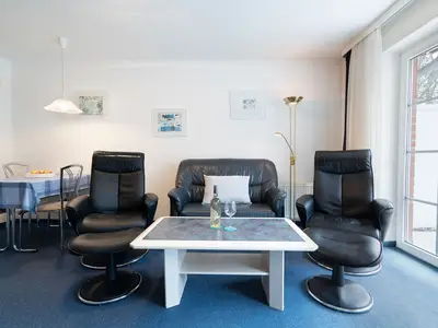 Wohnzimmer, Fernseher, Couch, Sofa, Esstisch, Sitzecke