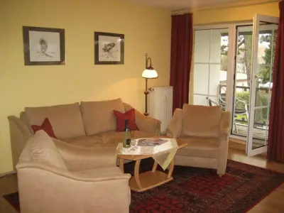 Wohnzimmer mit Südwestbalkon
