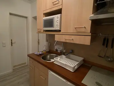 Küchenzeile Blickrichtung Bad-/ Schalzimmer