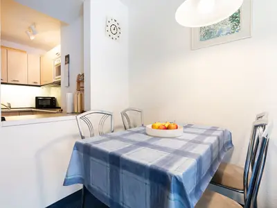 Wohnzimmer, Fernseher, Couch, Sofa, Esstisch, Sitzecke