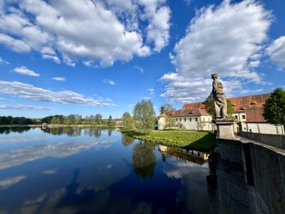 Fischhofpark mit Blick zum See