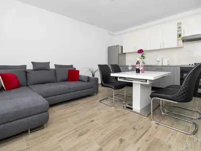 Ferienwohnung für 3 Personen (36 m²) in Tijesno 4/10