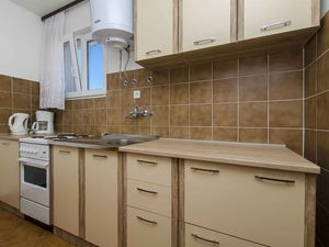 23958294-Ferienwohnung-5-Tisno-300x225-4