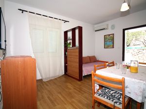 18692939-Ferienwohnung-5-Tisno-300x225-4