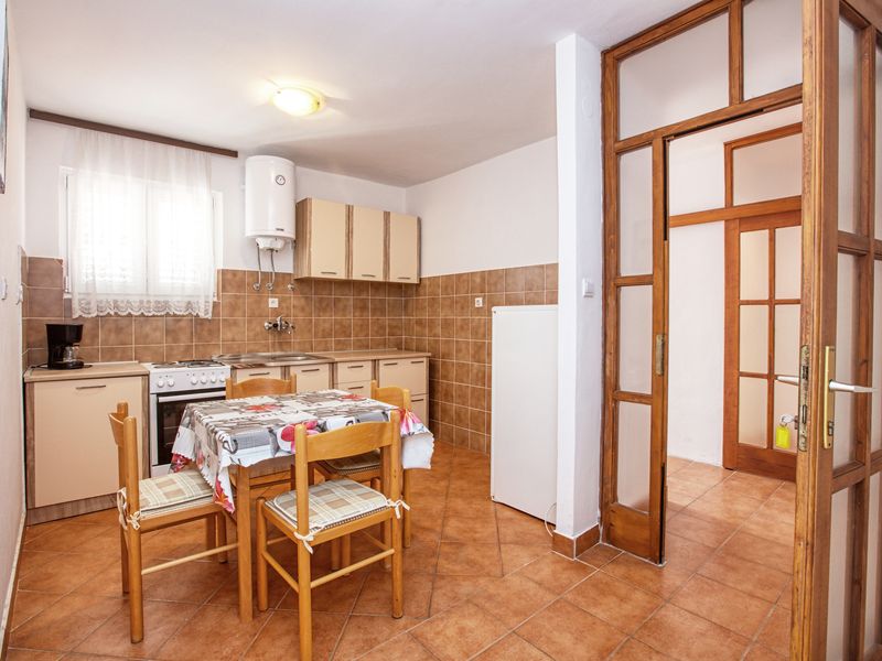 23928282-Ferienwohnung-5-Tisno-800x600-2