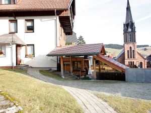 19044280-Ferienwohnung-3-Titisee-Neustadt-300x225-3