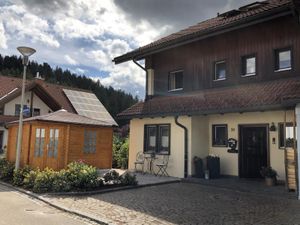 19044260-Ferienwohnung-4-Titisee-Neustadt-300x225-3