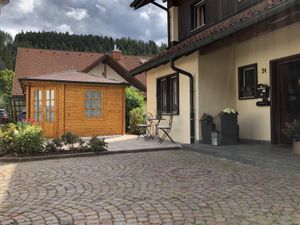 19044260-Ferienwohnung-4-Titisee-Neustadt-300x225-5