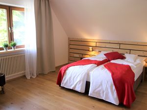 23380398-Ferienwohnung-8-Titisee-Neustadt-300x225-5