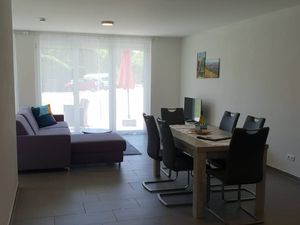 22512469-Ferienwohnung-5-Titisee-Neustadt-300x225-5