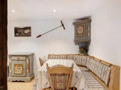 Photo, INSIDE, OUTSIDE