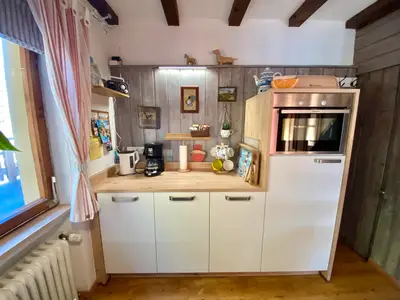 KITCHEN, INSIDE