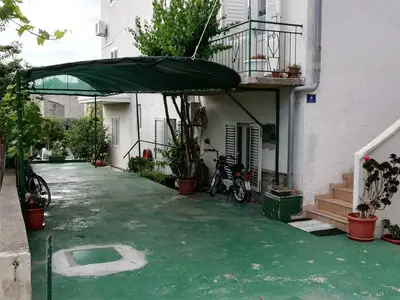 Ferienwohnung für 3 Personen in Tkon 9/10