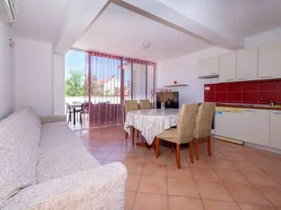 Ferienwohnung für 4 Personen in Tkon 3/10