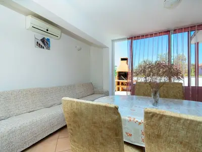 Ferienwohnung für 4 Personen in Tkon 4/10