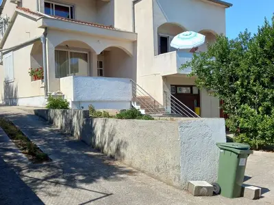 Ferienwohnung für 2 Personen in Tkon 2/10