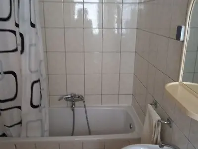 Ferienwohnung für 2 Personen in Tkon 9/10