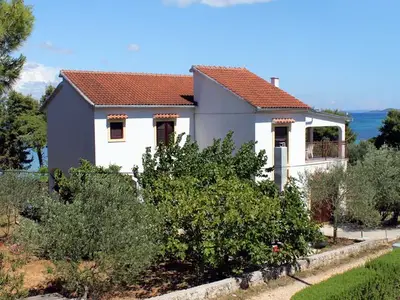 Ferienwohnung für 4 Personen in Tkon 1/10