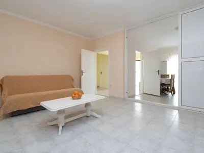 Ferienwohnung für 6 Personen in Tkon 9/10