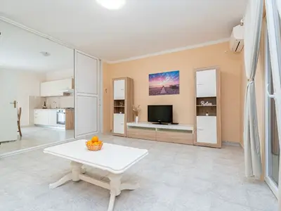 Ferienwohnung für 6 Personen in Tkon 10/10