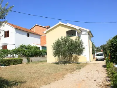 Ferienwohnung für 5 Personen in Tkon 1/10