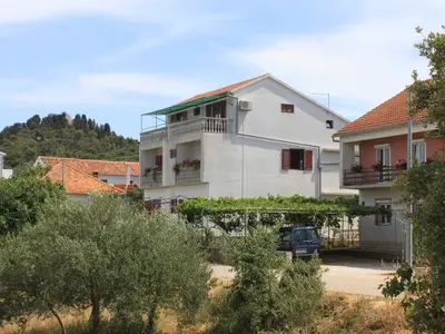 Ferienwohnung für 4 Personen in Tkon 2/10