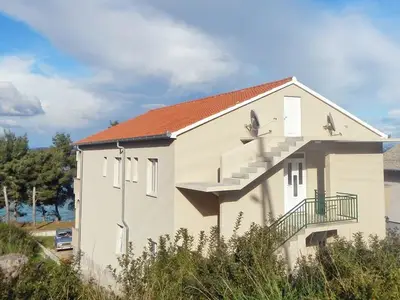 Ferienwohnung für 6 Personen in Tkon 1/10
