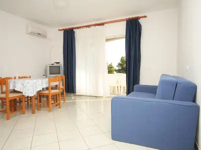 Ferienwohnung für 6 Personen in Tkon 9/10