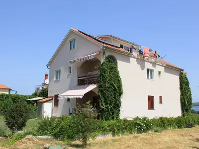 Ferienwohnung für 4 Personen in Tkon 3/10