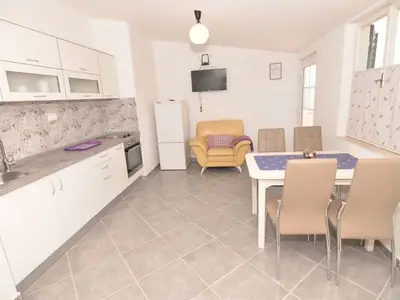 Ferienwohnung für 4 Personen in Tkon 6/10