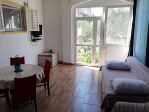 18323601-Ferienwohnung-4-Tkon-300x225-1