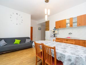 21701595-Ferienwohnung-5-Tkon-300x225-3