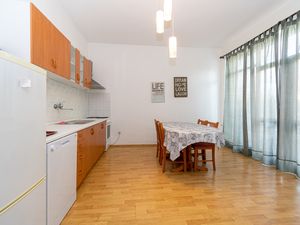 21701595-Ferienwohnung-5-Tkon-300x225-5