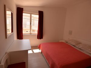 21943117-Ferienwohnung-4-Tkon-300x225-3