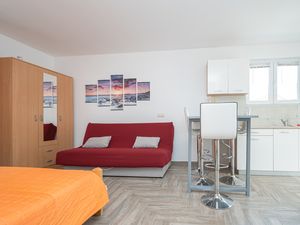 22023621-Ferienwohnung-3-Tkon-300x225-1