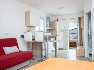 22023621-Ferienwohnung-3-Tkon-300x225-2