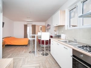 22023621-Ferienwohnung-3-Tkon-300x225-4